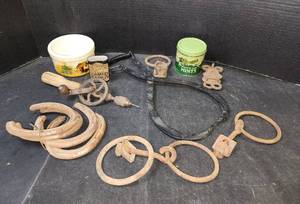 lot 234 image: Vintage Decor
