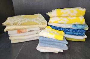 lot 239 image: Towels and Washcloths