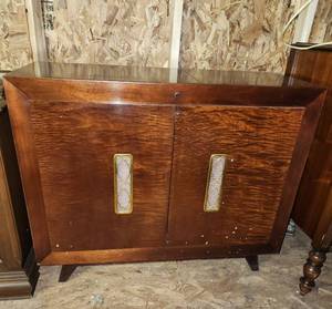lot 243 image: Vintage Philco Phonorama Console Stereo39x16x32 (Untested, Been Stored in a Barn)