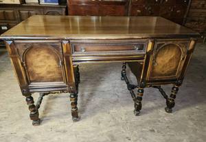 lot 251 image: Desk 50x26x30