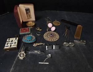 lot 262 image: Jewelry and Accessories