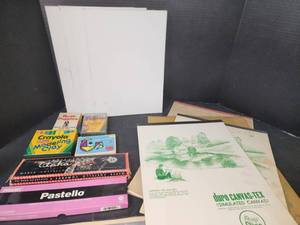 lot 283 image: Art Supplies