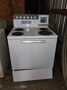 lot 409 image: Kenmore Electric Range (Untested)