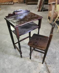 lot 425 image: Telephone Desk and Chair 18.5x13x30