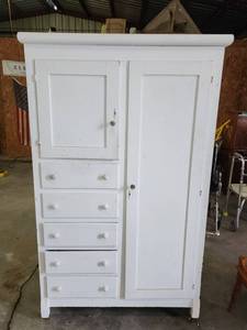 lot 426 image: Antique Wardrobe 43x20x69