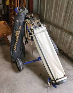 lot 427 image: Golf Clubs