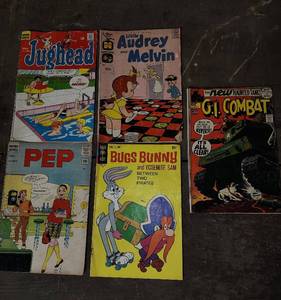 lot 436 image: Vintage Comic Books