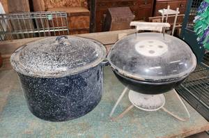 lot 458 image: Weber Grill and Canning Pot