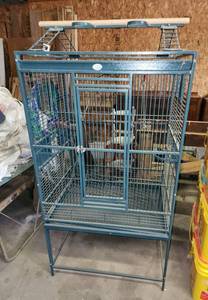 lot 469 image: Large Bird Cage with Top Perch 32x23x66