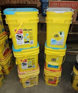 lot 473 image: (6) Buckets with Lids