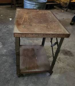 lot 477 image: Metal Cart 24.5x18.5x28.5