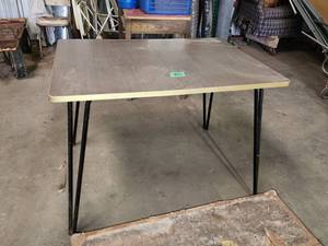lot 481 image: Table 40x29.5x29