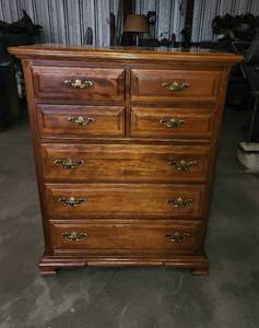 lot 486 image: Chest of Drawers on Wheels 37x18x47