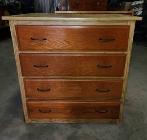 lot 490 image: Dresser 34x21x34