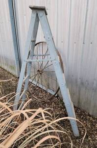 lot 502 image: 6 Wooden Step Ladder
