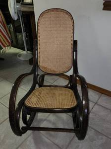 lot 9 image: Rocking Chair (located in basement)