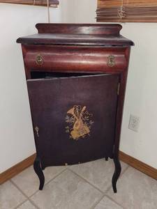 lot 10 image: Antique Victrola Cabinet (cabinet only, needs repairs see pics) 20x13.5x39.5 (located in basement)