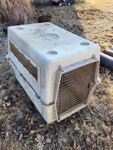 lot 17 image: Dog Crate 36x24x26