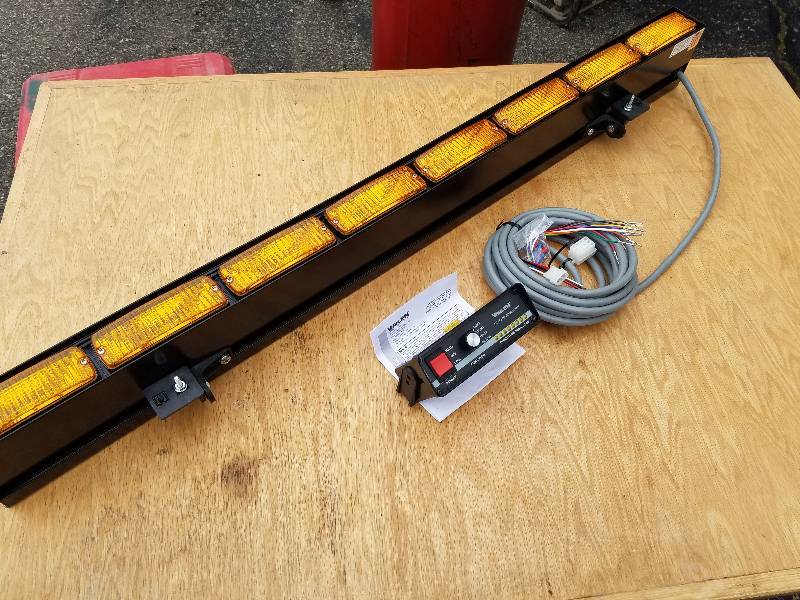 lot 13 image: Whelen Traffic Advisor TA837A Complete Kit