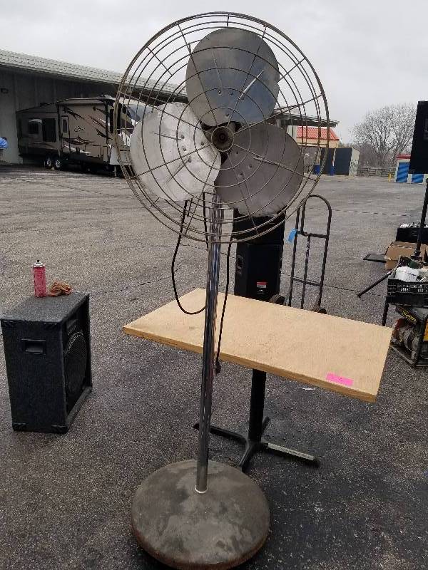 lot 21 image: Westinghouse Industrial Shop Fan