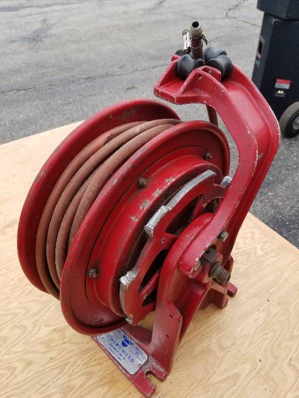 lot 24 image: Economite Retractable Hose Reel