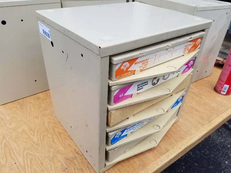 lot 39 image: Hillman 5 Drawer Hardware Bin