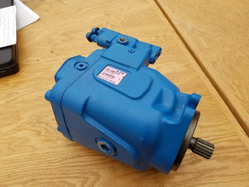 lot 50 image: Eaton PTO Pump Part# 421AKO1939B