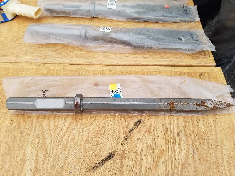 lot 56 image: Irwin Jackhammer Moll Point Part# 334020