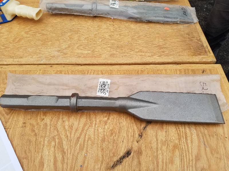 lot 57 image: Irwin Jackhammer Digging Chisel Part# 334024