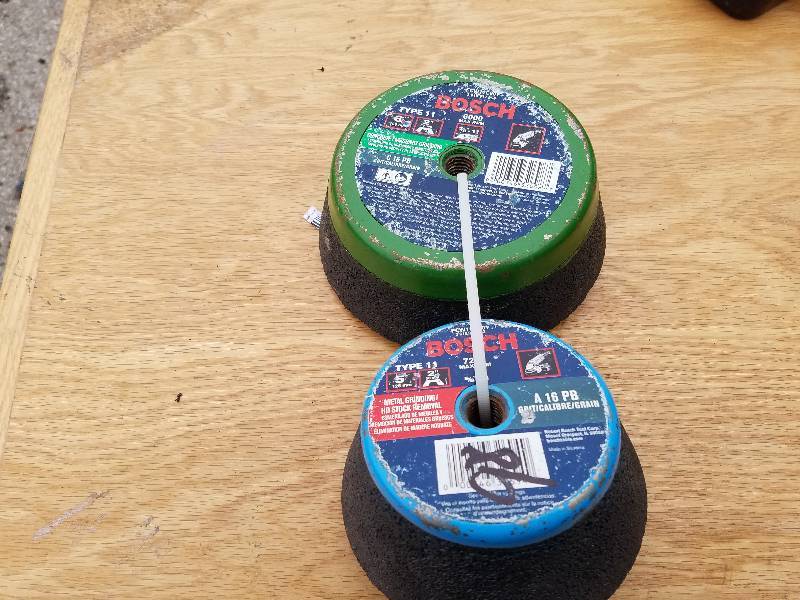lot 85 image: Bosch 6 And 5 Grinding Wheels