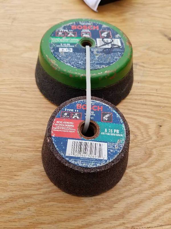 lot 86 image: Bosch 6 And 4 Grinding Wheels