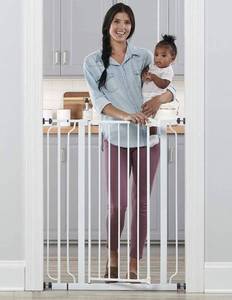 lot 200270 image: Regalo Easy Step 36 Extra Tall