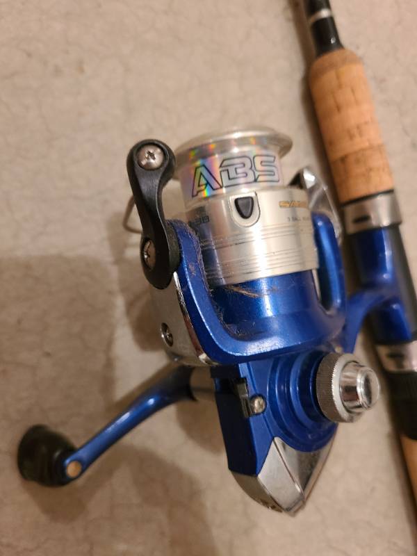 Daiwa Samurai 1500-38 spinning reel with 5'6 light lure rod  L & L Family  Estate Sales Small Wonderful Online Auction With Great Furniture, La-Z-Boy,  Great Artwork, Collectables, WSU, KU And Green