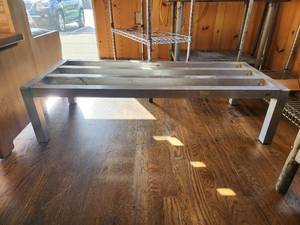 lot 18081 image: Advance Tabco Dunnage Rack