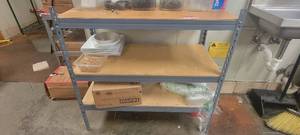 lot 18109 image: Short 3-Tier Gray Metal Shelf
