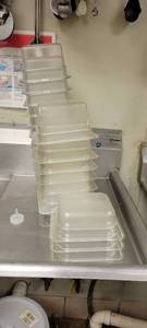 lot 18119 image: Lot of 1 and 1.5 Quart Food Storage Containers - True, Characin, and Other Brands