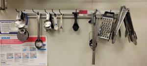 lot 18123 image: H.A. Starke Utensil Holder W Assorted Kitchen Utensils