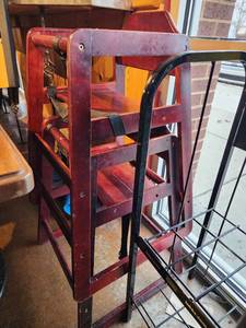 lot 18222 image: Lot of 2 Childrens Highchairs