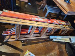 lot 18225 image: ArchBoy 6ft Wooded Ladder