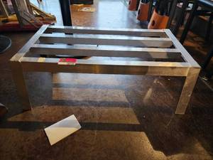 lot 18250 image: Dunnage Rack