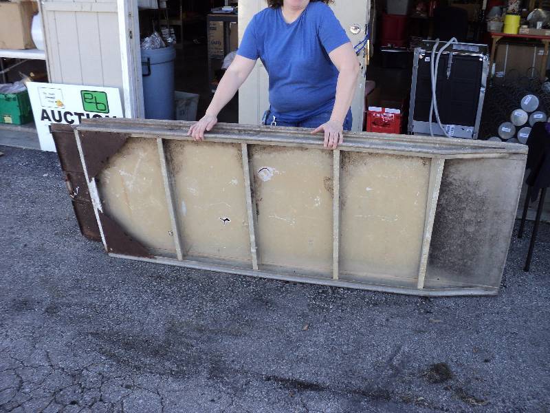 lot 4008 image: 7 ft. Aluminum frame fiberglass top ramp, steel top plate, 32 wide