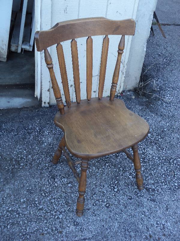 lot 4015 image: Wooden Chair