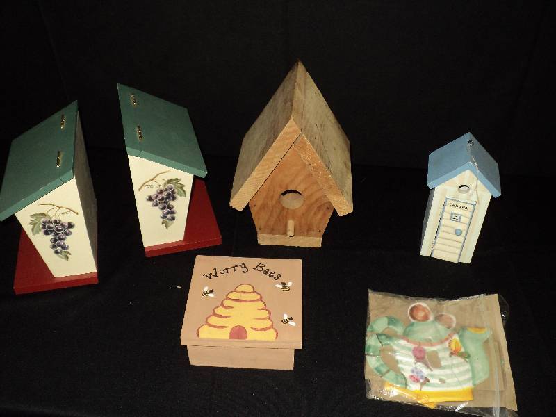 lot 4041 image: (7) ct. lot Wooden Boxes, knick-knacks and ceramic switch plates