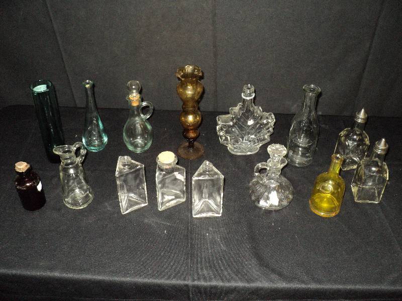 lot 4042 image: (15) ct. mixed lot of small bottles and vases, interesting shapes and styles