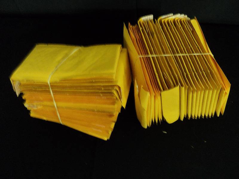 lot 4061 image: (50) ct. lot U-Line JiffyLite #000 padded mailing envelopes, 5 x 7, 10 cents per envelope, perfect for shipping