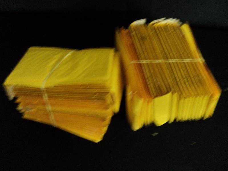 lot 4065 image: (50) ct. lot U-Line JiffyLite #000 padded mailing envelopes, 5 x 7, 10 cents per envelope, perfect for shipping