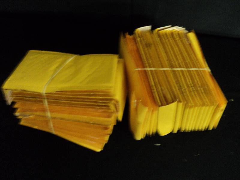 lot 4064 image: (50) ct. lot U-Line JiffyLite #000 padded mailing envelopes, 5 x 7, 10 cents per envelope, perfect for shipping