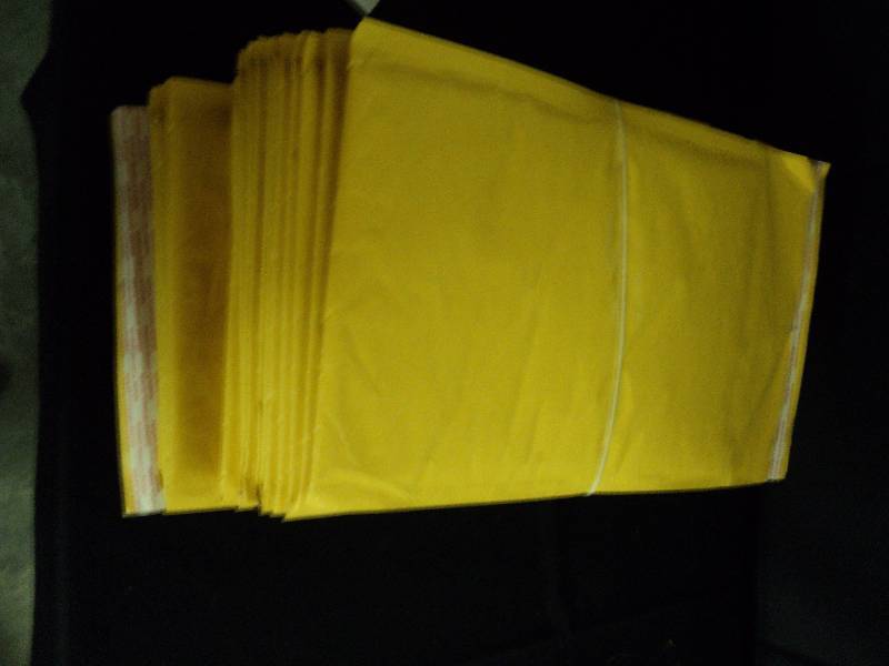 lot 4068 image: (28) ct. lot sealed air padded mailers 8 x 11, 20 cents per envelope Great for shipping