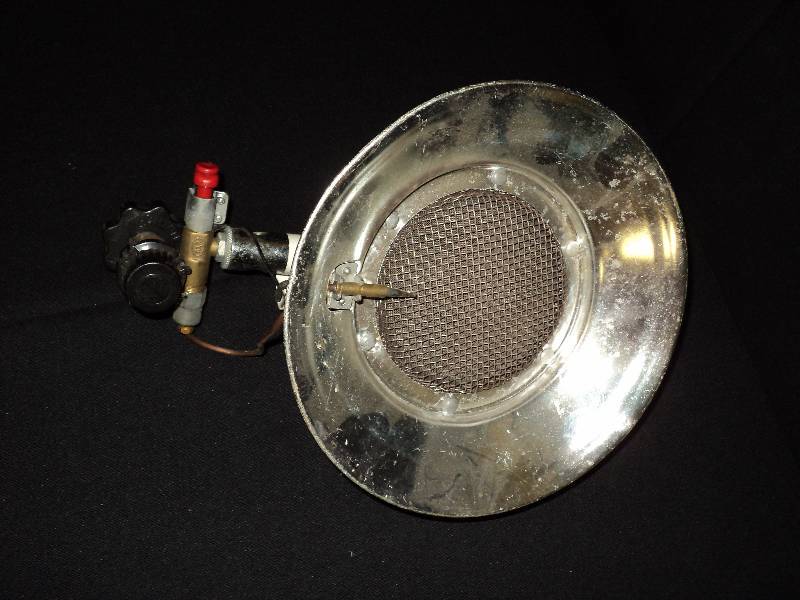 lot 4070 image: Propane heater for use with propane bottle