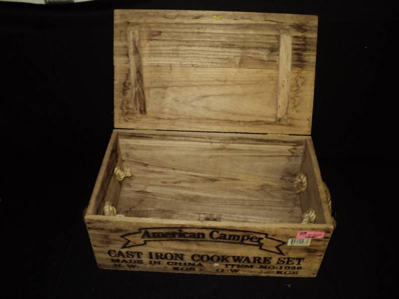 lot 4077 image: Wooden Box with rope handles, 21 x 12-34 x 8-12 T